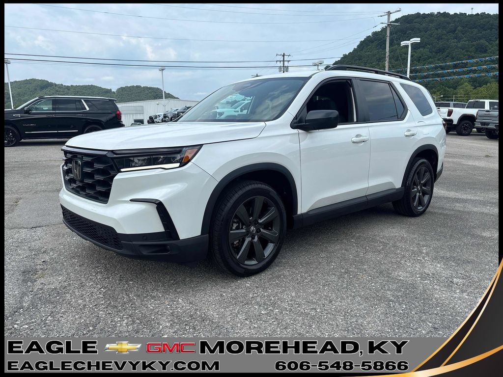 Used 2025 Honda Pilot Sport image 1