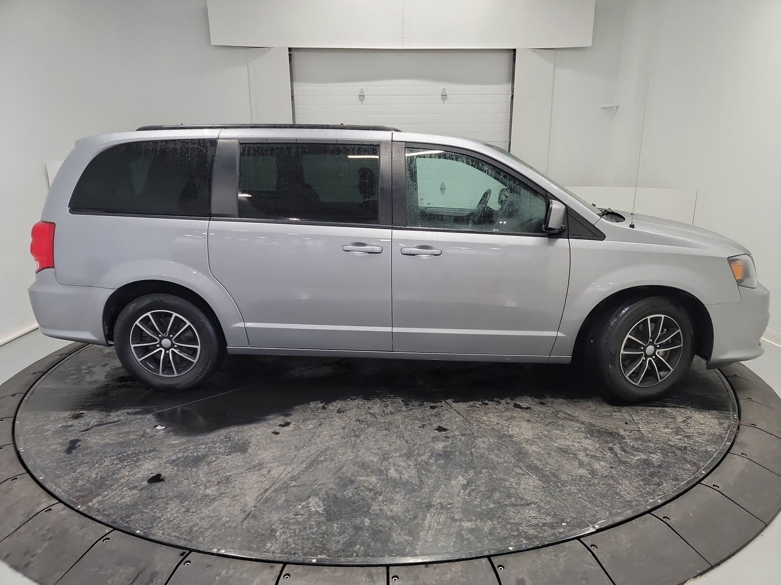Used 2018 Dodge Grand Caravan GT image 11