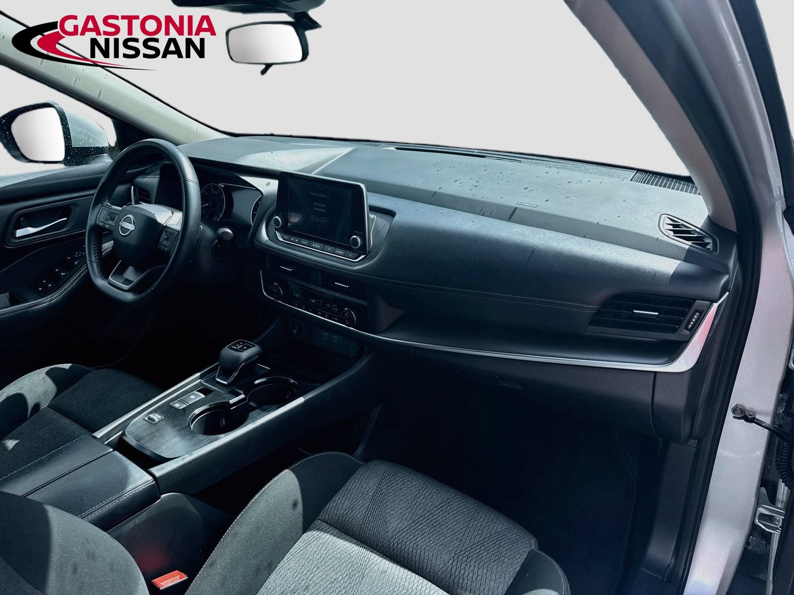 Used 2025 Nissan Rogue SV FWD image 37