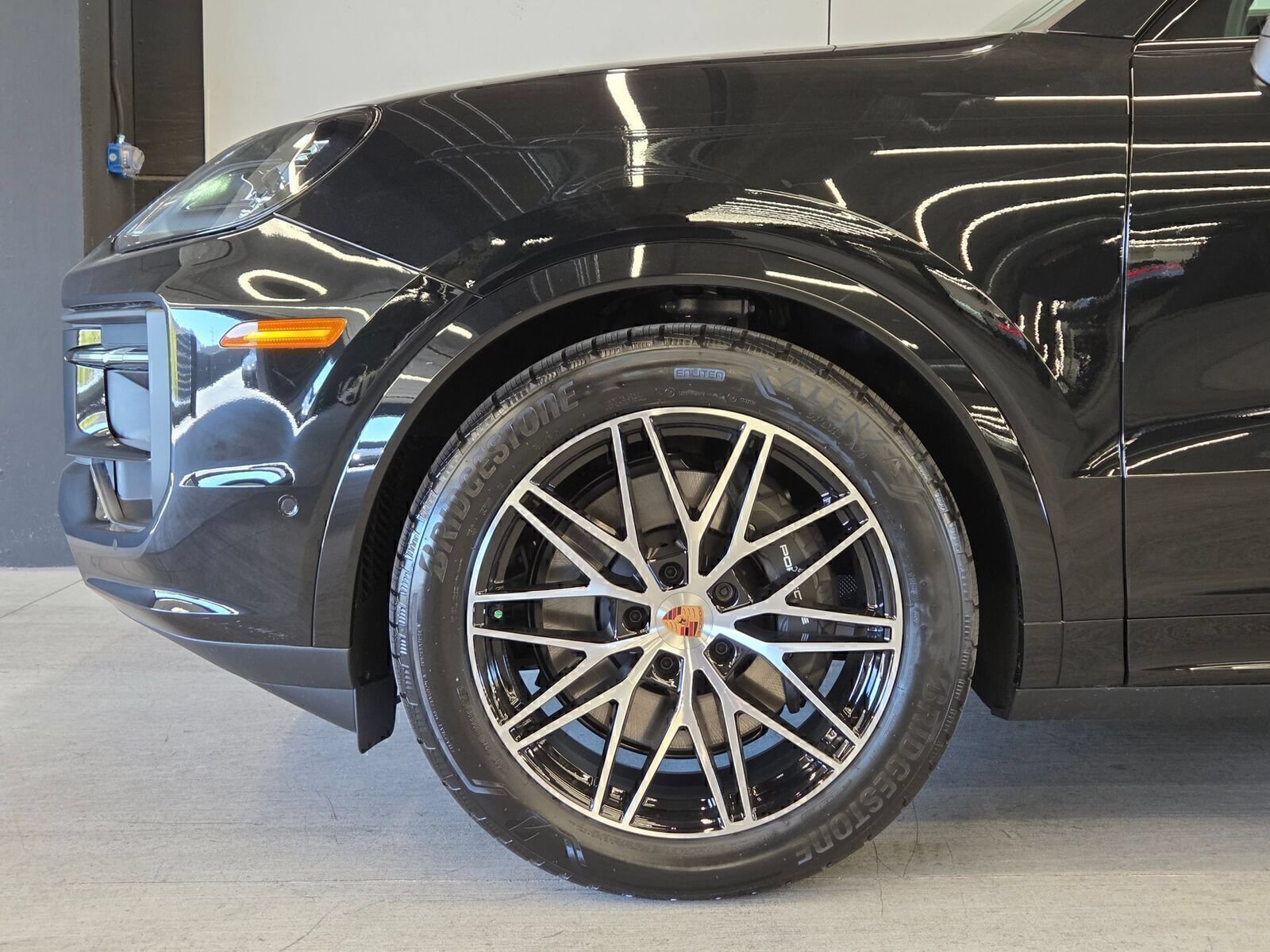 Certified 2026 Porsche Cayenne AWD/4WD image 9