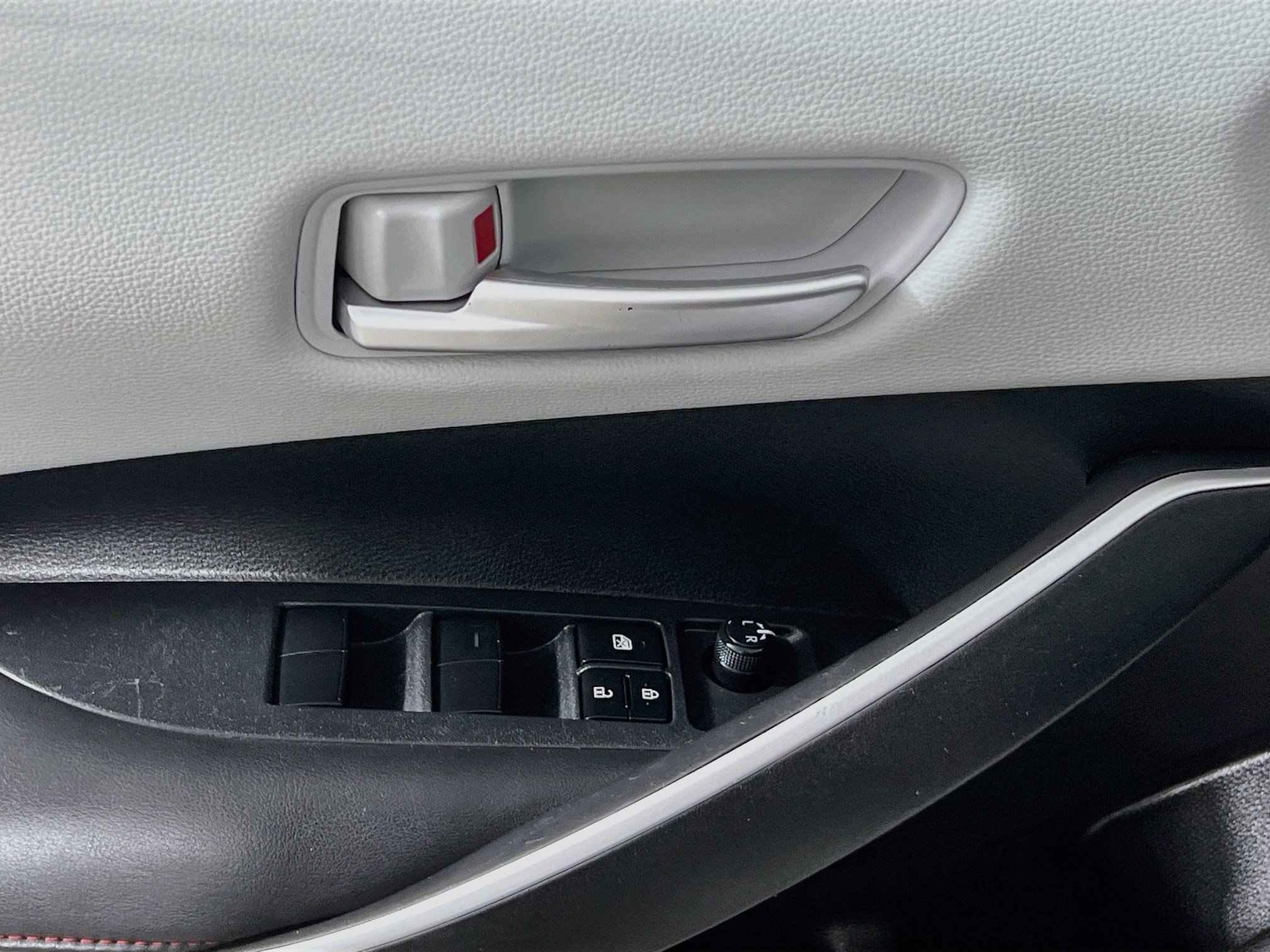 Used 2023 Toyota Corolla SE FWD image 16