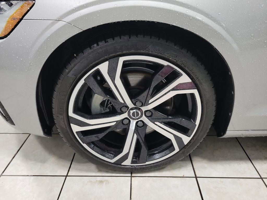Used 2024 Volvo S60 B5 Core image 39