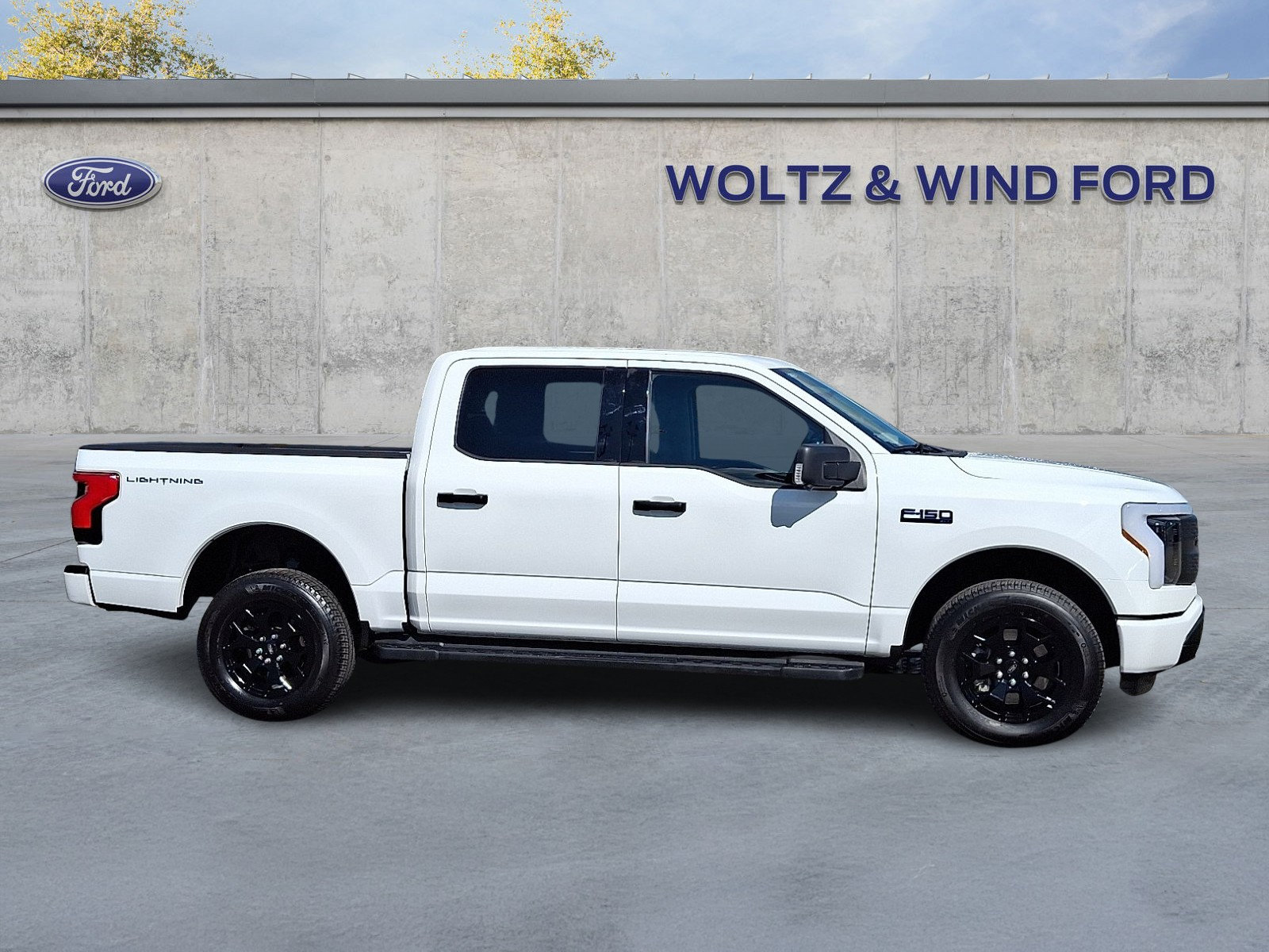 Used 2025 Ford F150 Lightning XLT AWD/4WD image 7