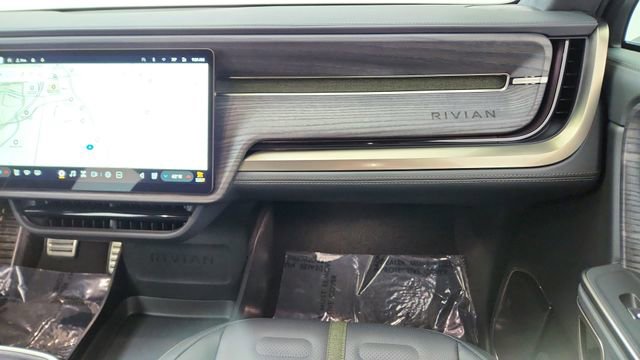 Used 2024 Rivian R1T Adventure image 37