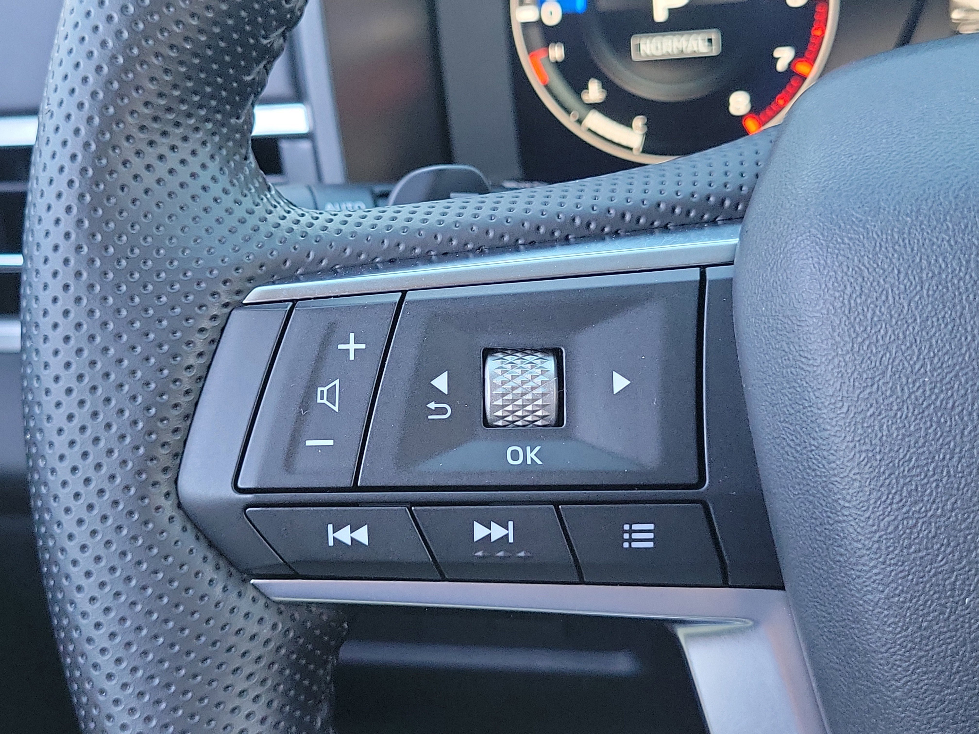 Used 2024 Mitsubishi Outlander SEL image 27