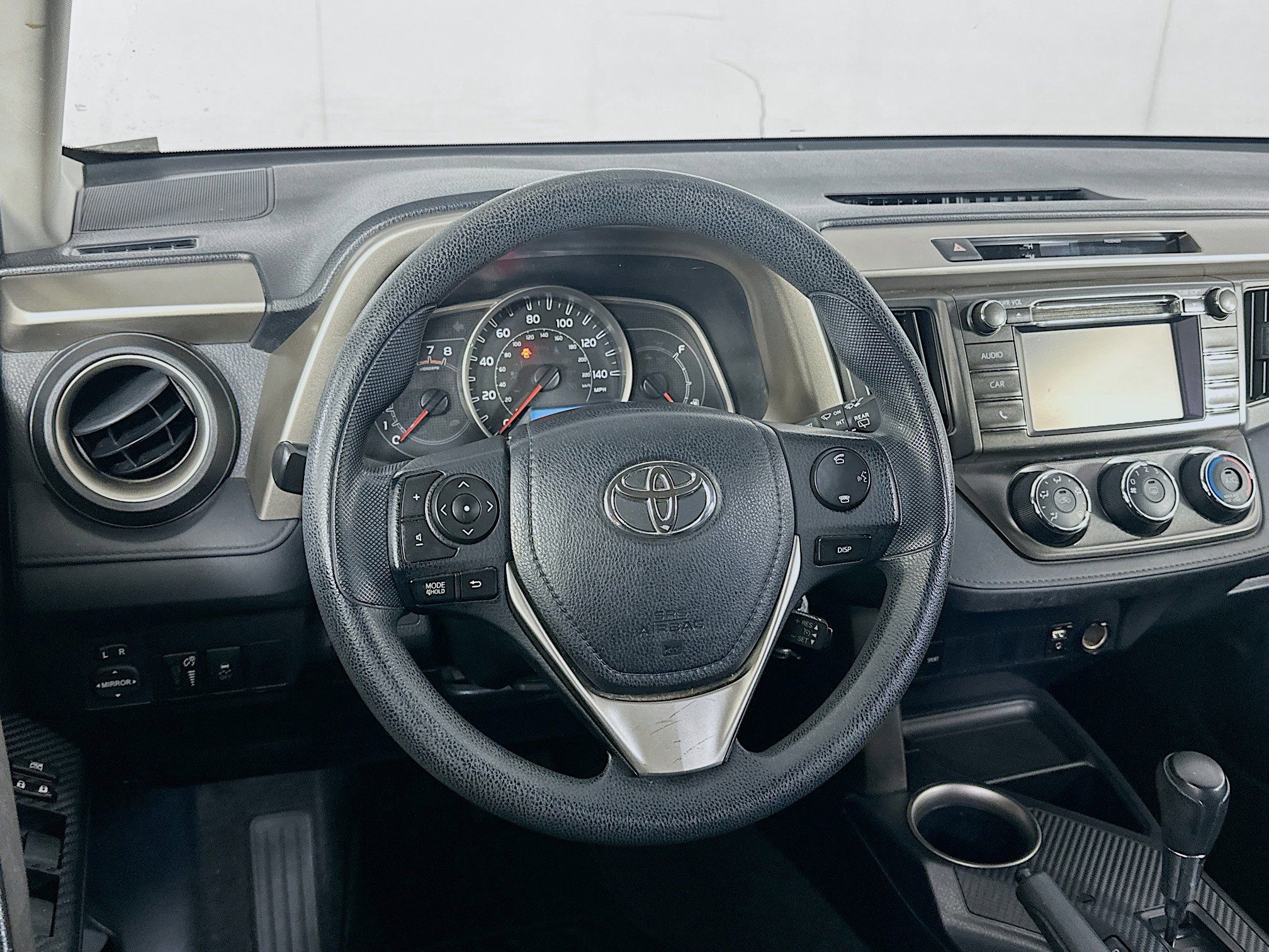 Used 2015 Toyota RAV4 LE FWD image 18