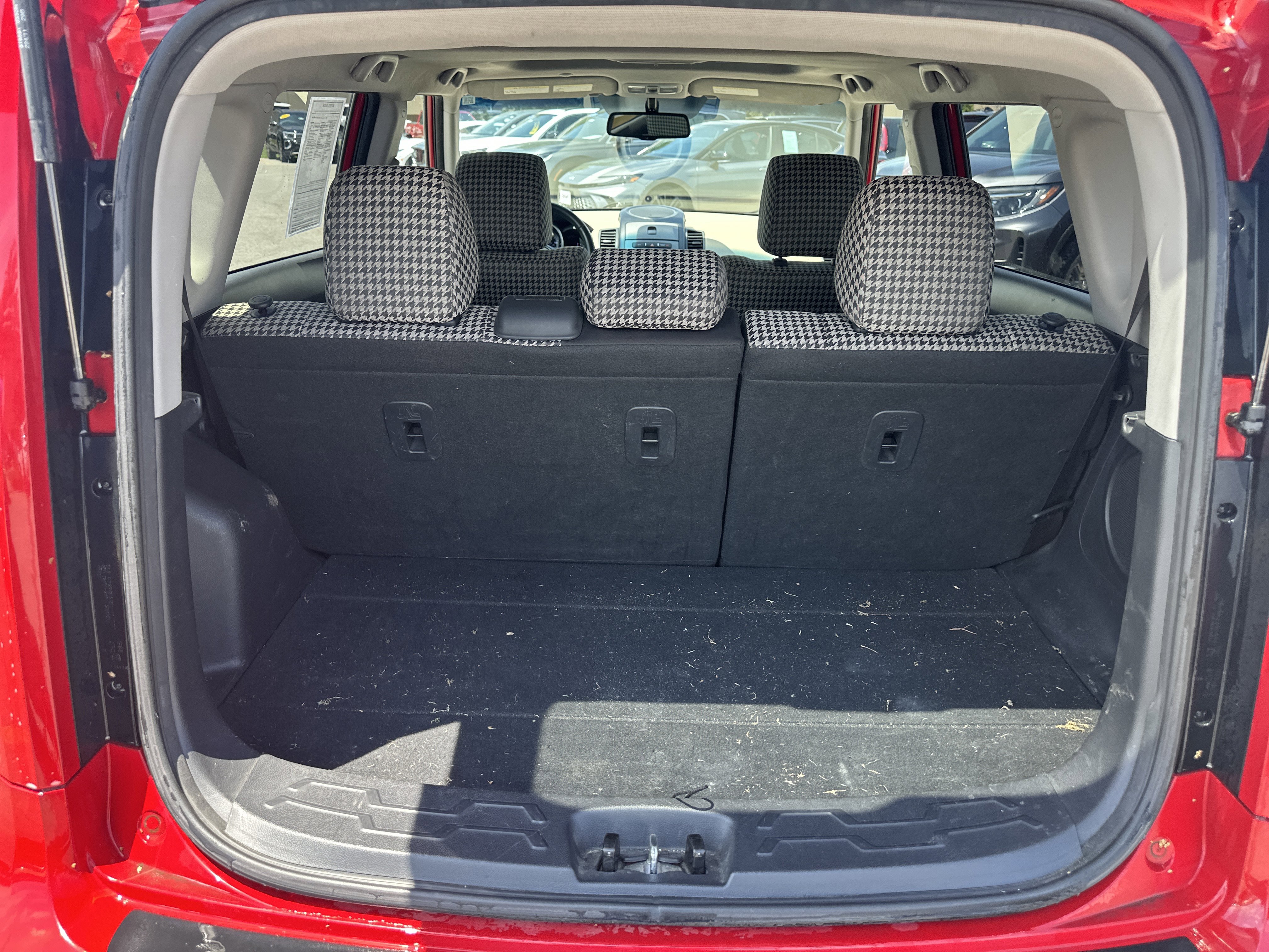 Used 2012 Kia Soul ! FWD image 11