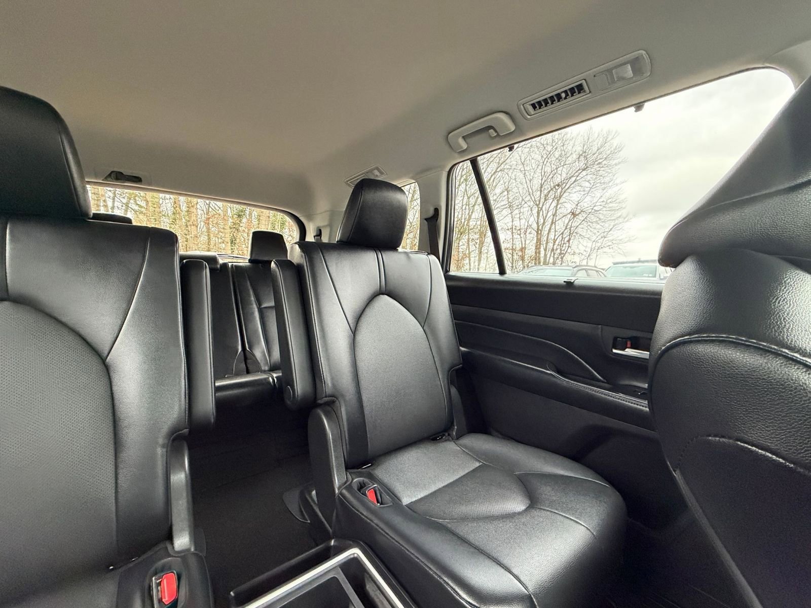 Used 2025 Toyota Grand Highlander FWD image 39