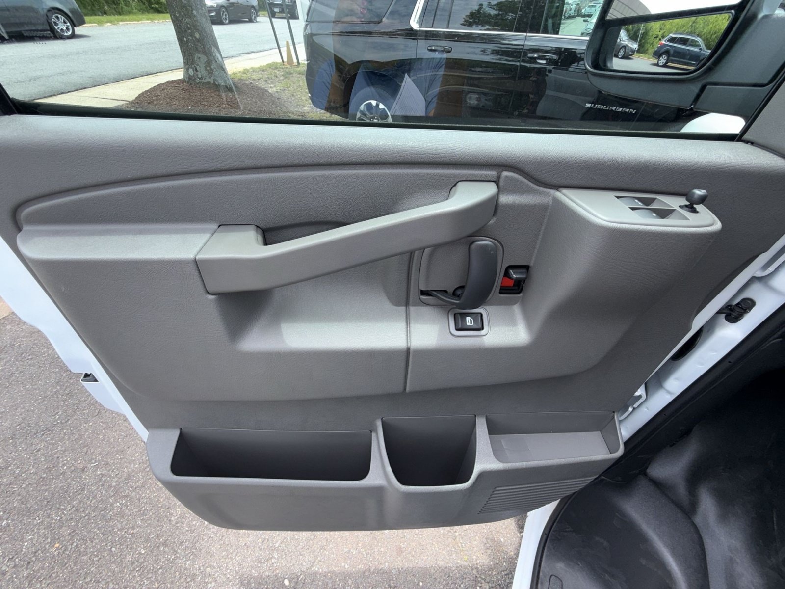 New 2026 Chevrolet Express 3500 Extended RWD image 15
