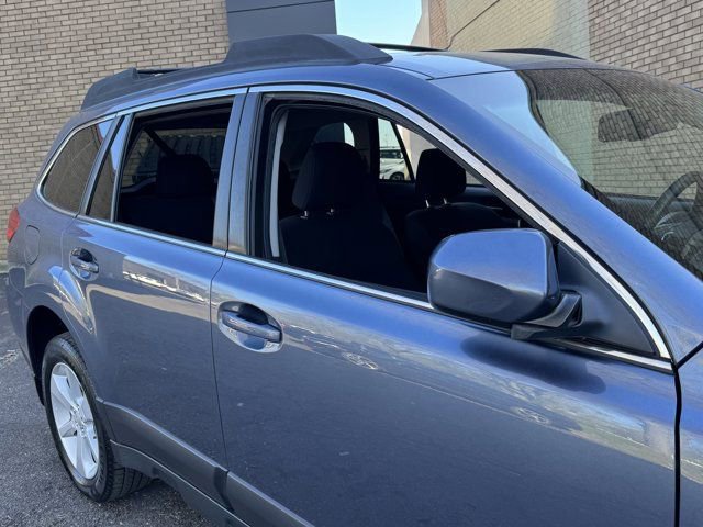 Used 2013 Subaru Outback 2.5i Premium AWD/4WD image 6