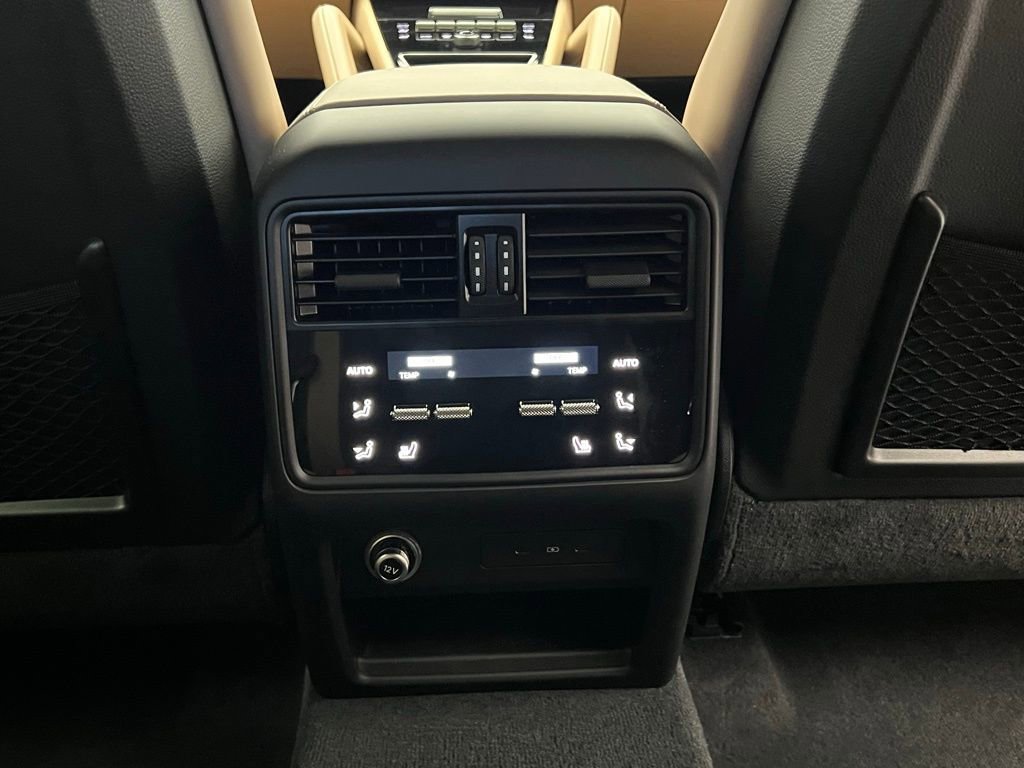 Certified 2024 Porsche Cayenne Turbo image 17