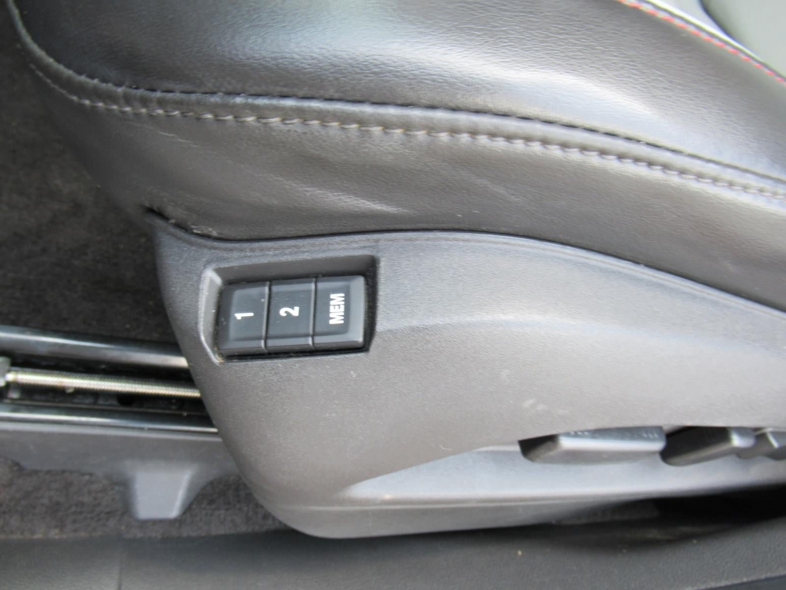 Used 2016 Chevrolet Equinox LTZ w/ Enhanced Convenience Package FWD image 17