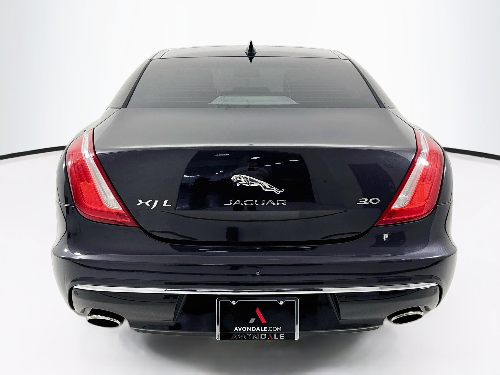 Used 2017 Jaguar XJ L Portfolio RWD image 7