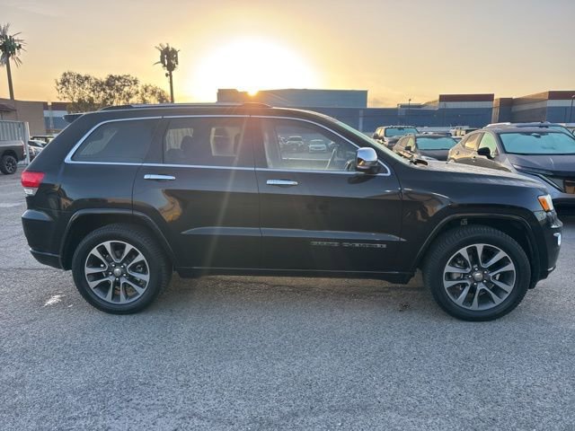 Used 2017 Jeep Grand Cherokee Overland image 4