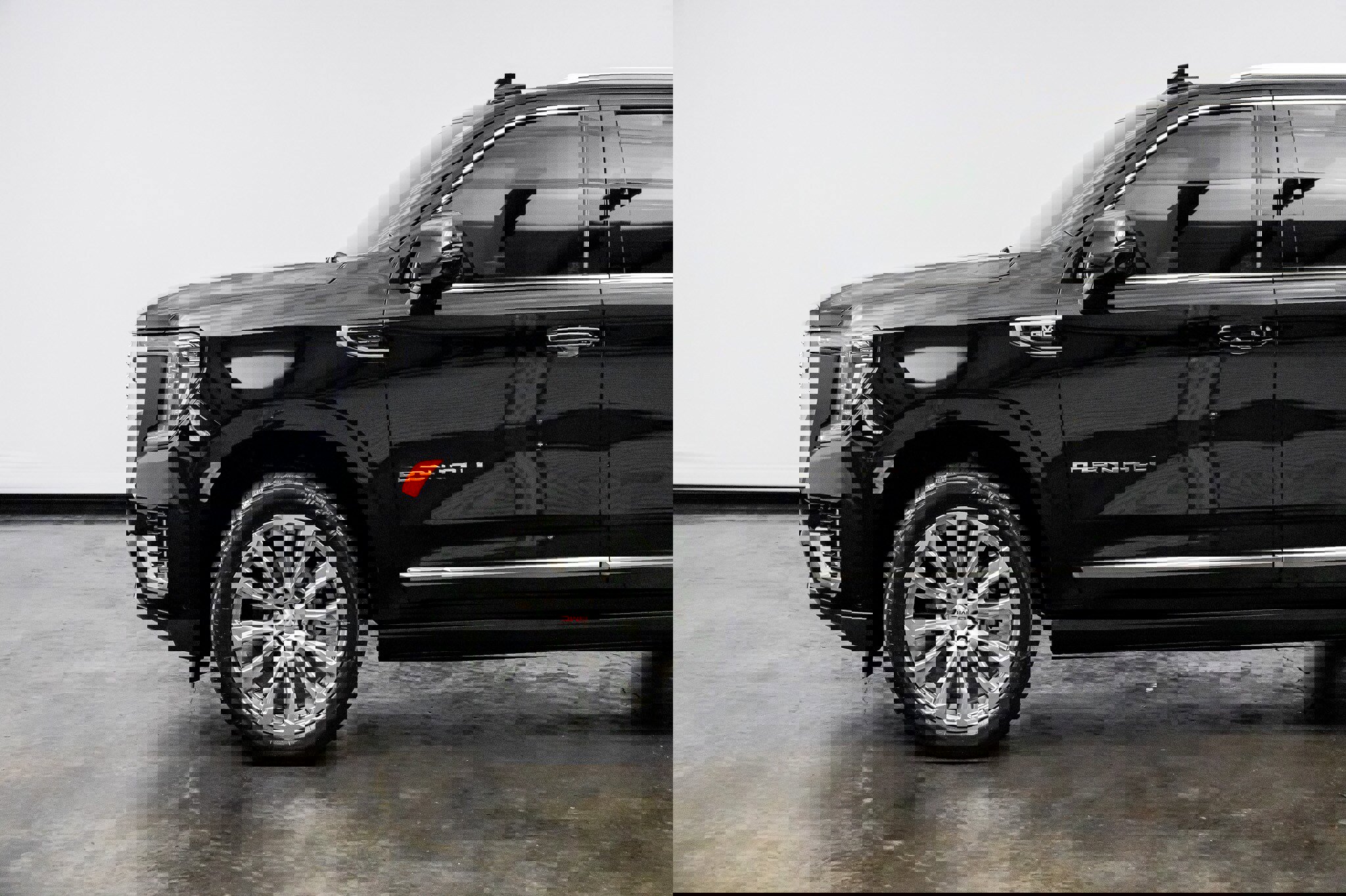 Used 2023 GMC Yukon Denali w/ Denali Reserve Package image 11