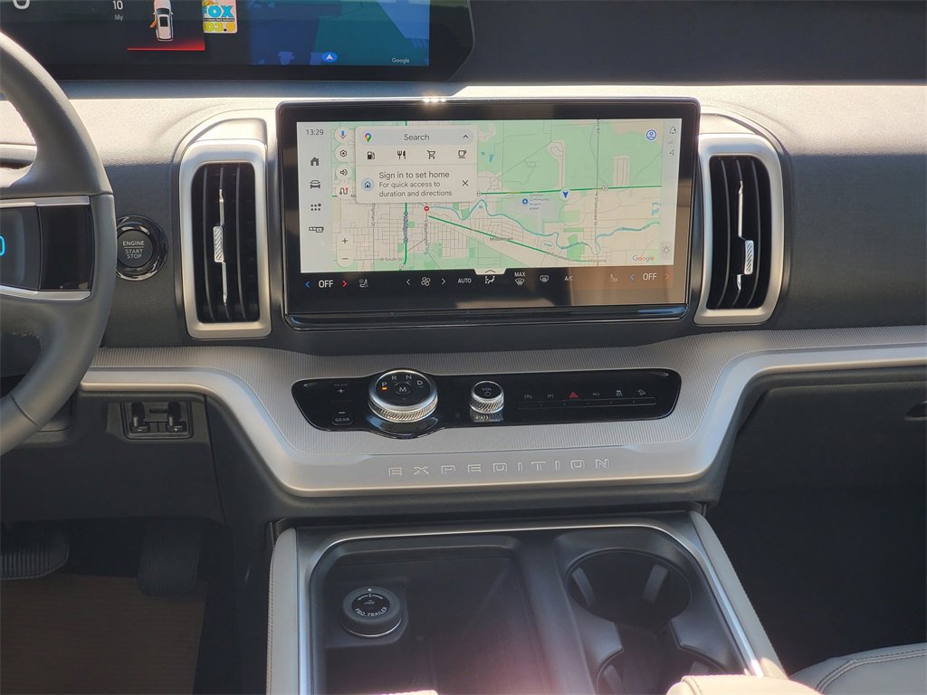 New 2025 Ford Expedition Active image 25