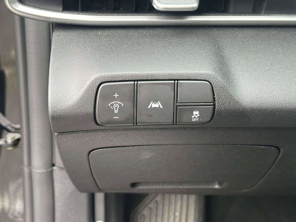 Used 2023 Hyundai Elantra SEL w/ Convenience Package FWD image 16