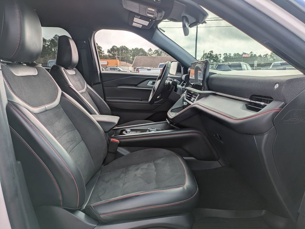 Used 2025 Ford Explorer ST RWD image 29