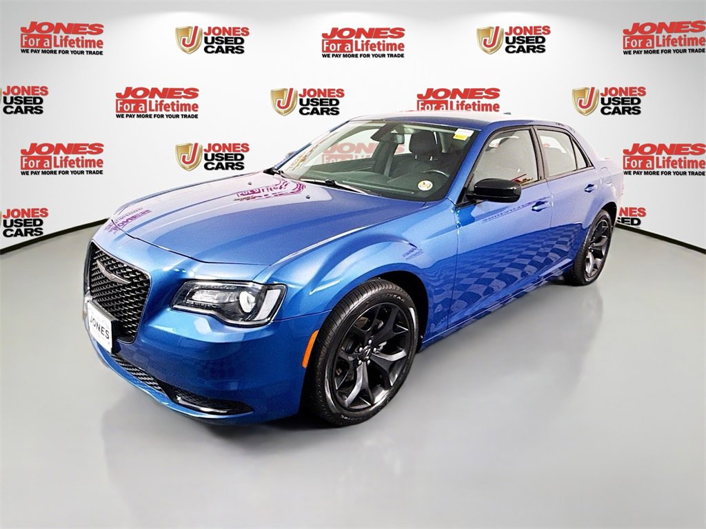 Used 2021 Chrysler 300 Touring w/ Sport Appearance Package image 12