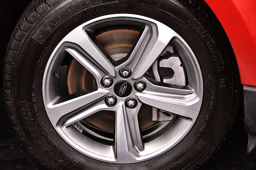 Used 2024 Ford Edge SEL w/ Convenience Package image 9