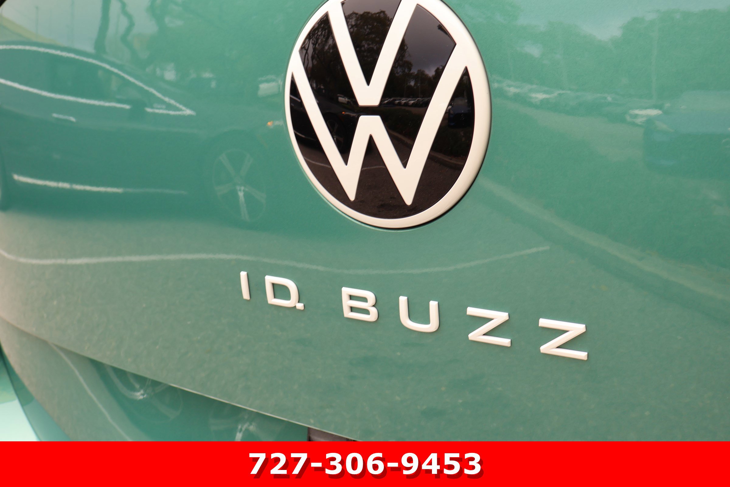 Used 2025 Volkswagen ID. Buzz 1st Edition image 9