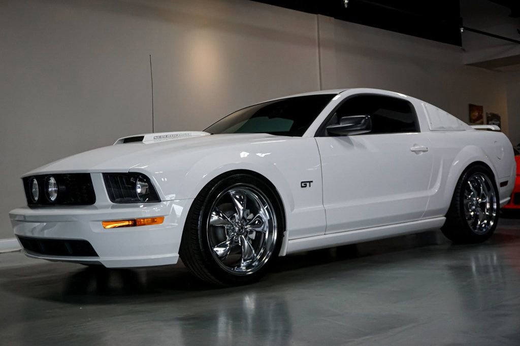Used 2007 Ford Mustang GT image 3