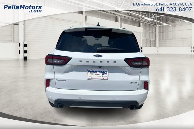 Used 2023 Ford Escape ST-Line w/ Tech Pack #1 AWD/4WD image 4