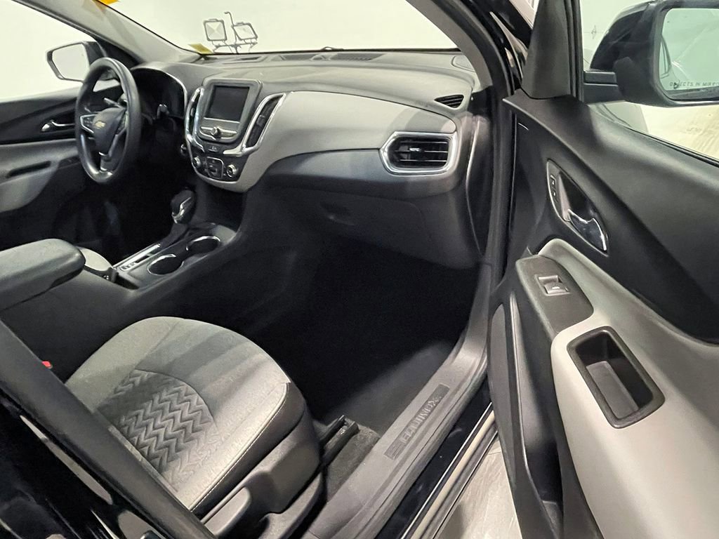 Used 2023 Chevrolet Equinox LS w/ Midnight Edition FWD image 21