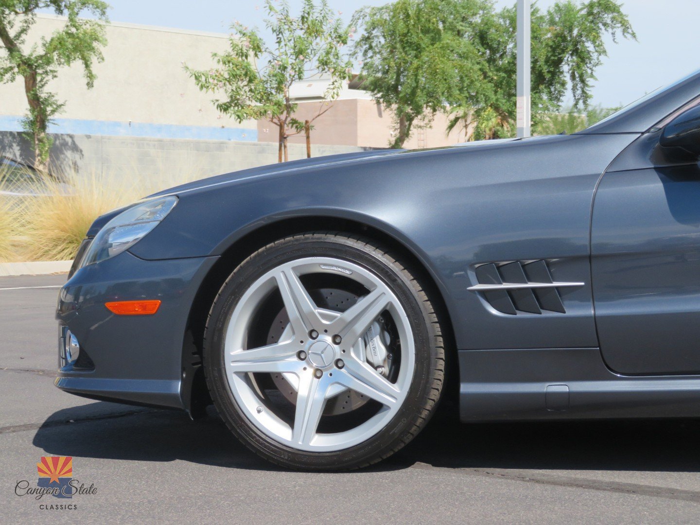 Used 2009 Mercedes-Benz SL 550 w/ Premium I Pkg image 18