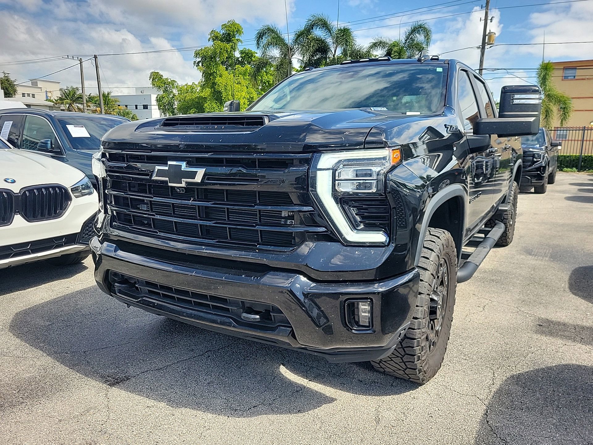 Used 2024 Chevrolet Silverado 2500 LT w/ Midnight Edition AWD/4WD video 2