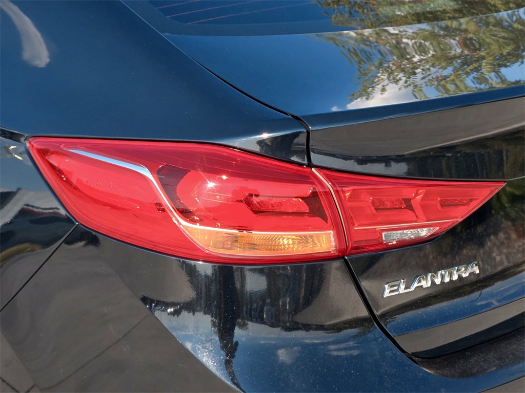 Used 2018 Hyundai Elantra Sport image 6