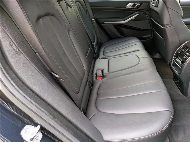 Used 2022 BMW X5 M50i image 21