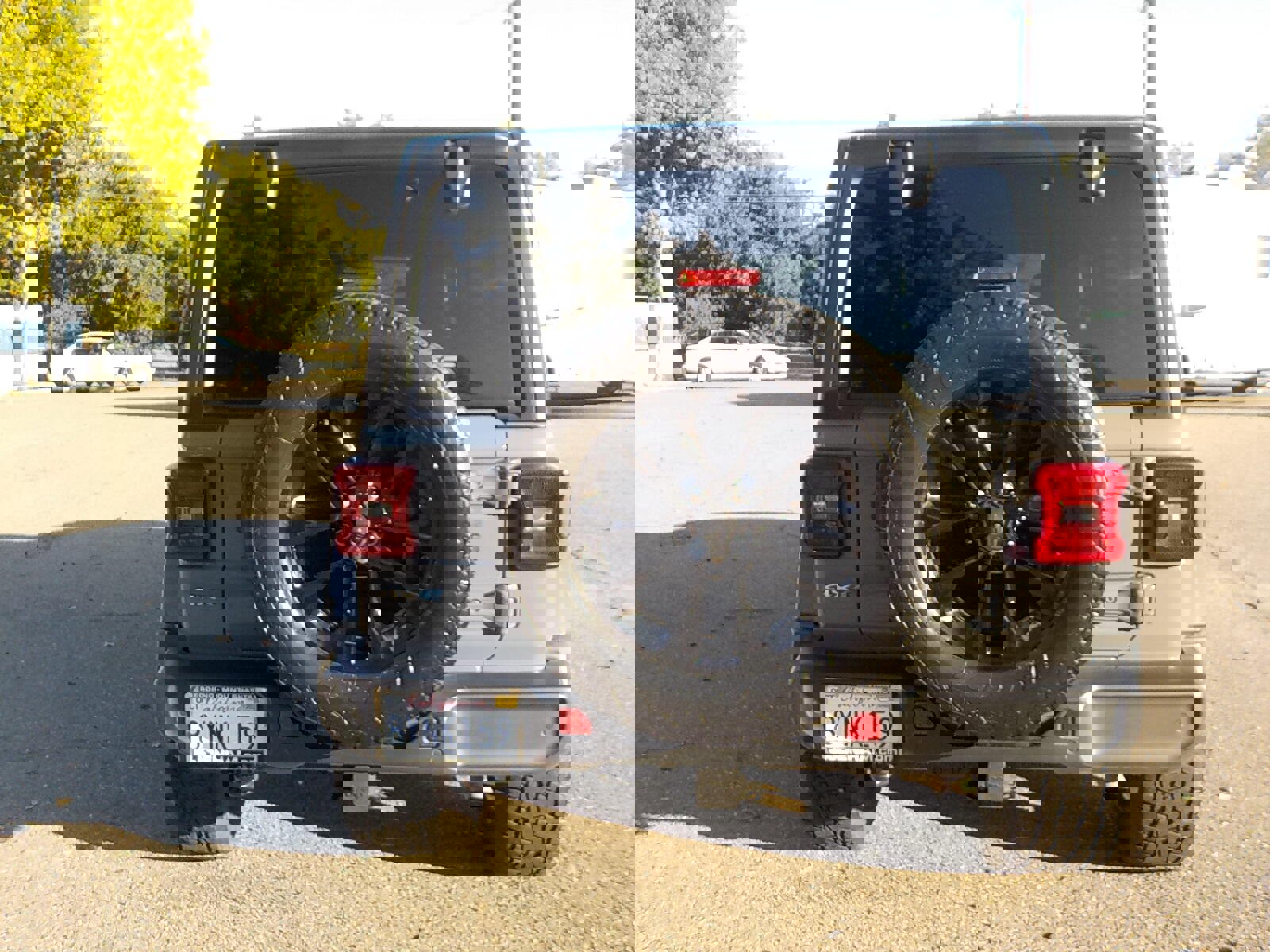 Used 2021 Jeep Wrangler Unlimited Sahara w/ Cold Weather Group image 4