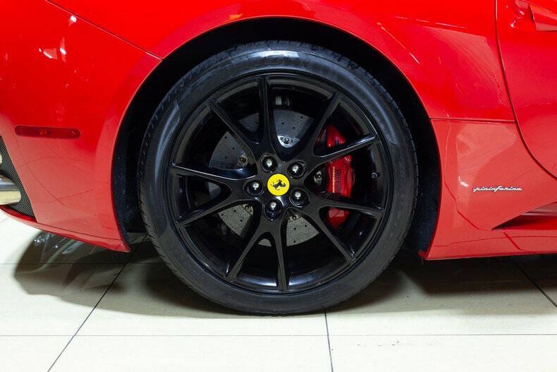 Used 2010 Ferrari California RWD image 37