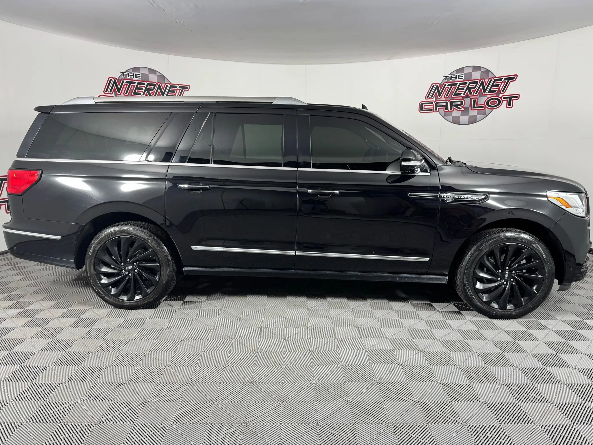 Used 2020 Lincoln Navigator L Reserve w/ Equipment Group 208A Reserve image 8