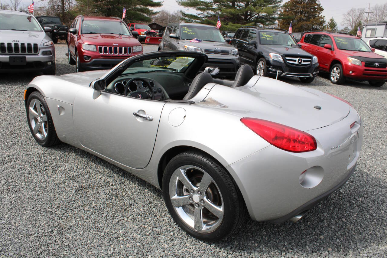 Used 2006 Pontiac Solstice Convertible w/ Premium Package image 9