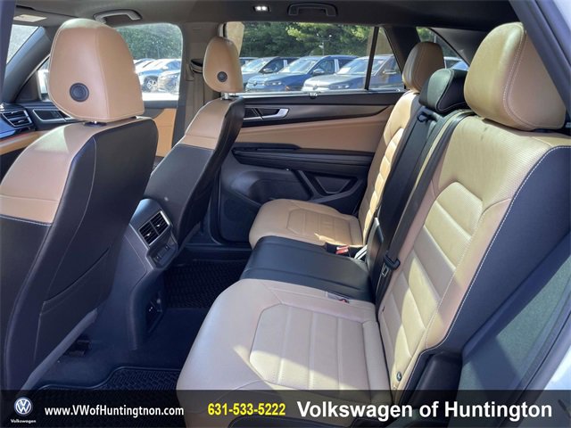 Certified 2025 Volkswagen Atlas Cross Sport SEL image 9