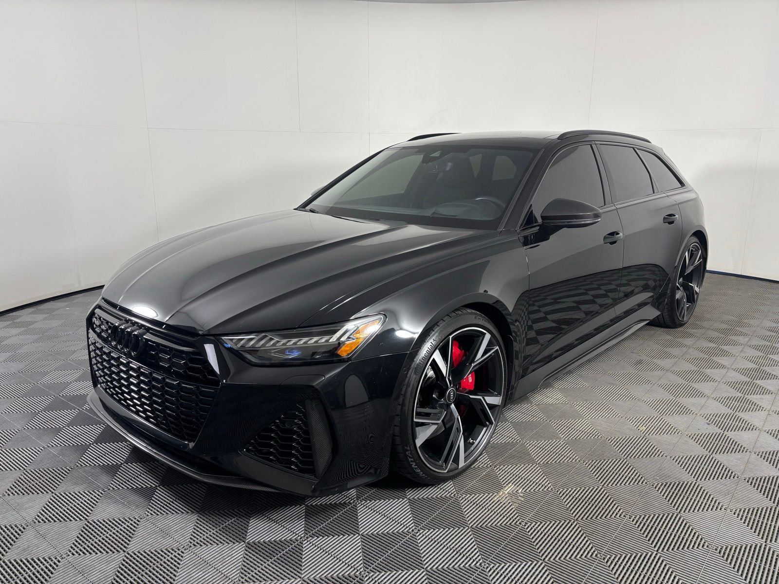 Used 2021 Audi RS 6 w/ Carbon Optic Package AWD/4WD image 4