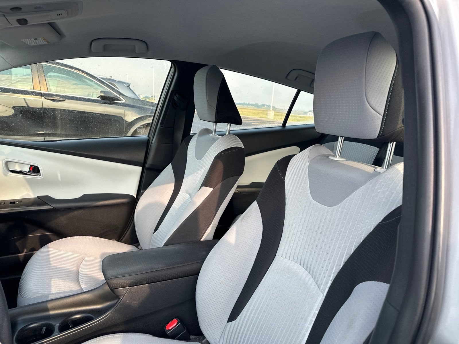 Used 2017 Toyota Prius Two w/ Prius Two Safety Plus Package FWD image 5