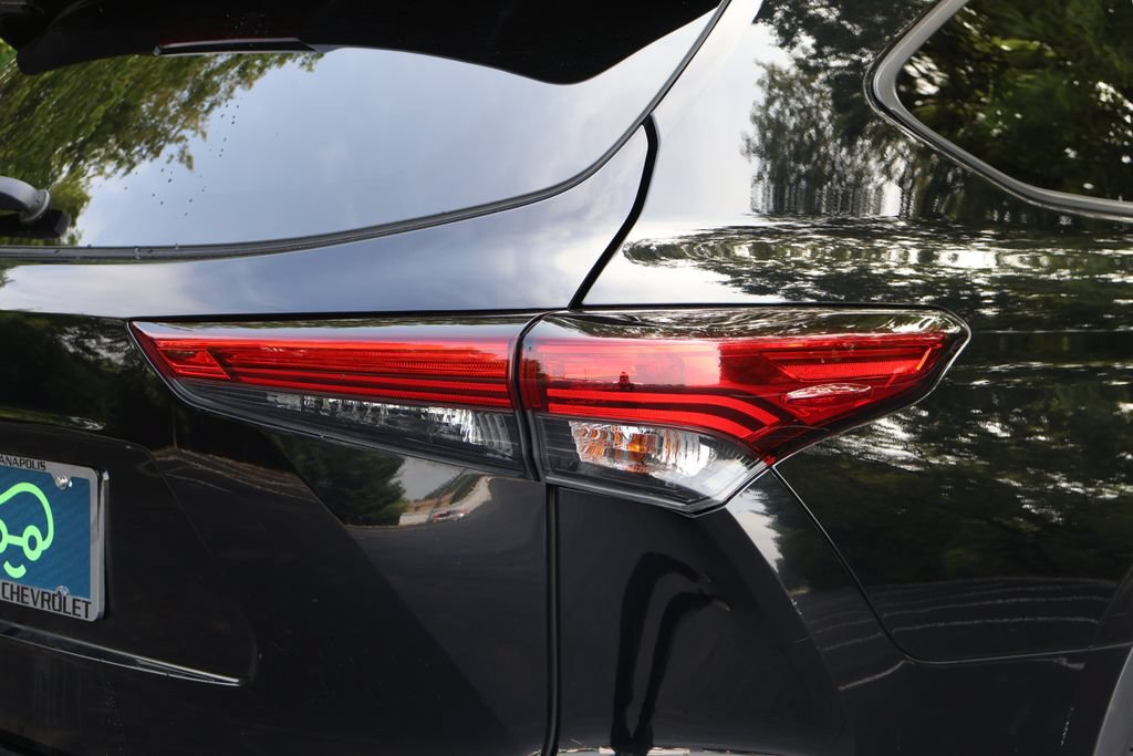 Used 2022 Toyota Highlander XSE FWD image 7