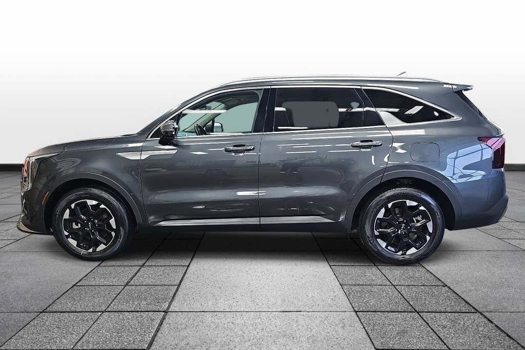 Used 2024 Kia Sorento S image 8