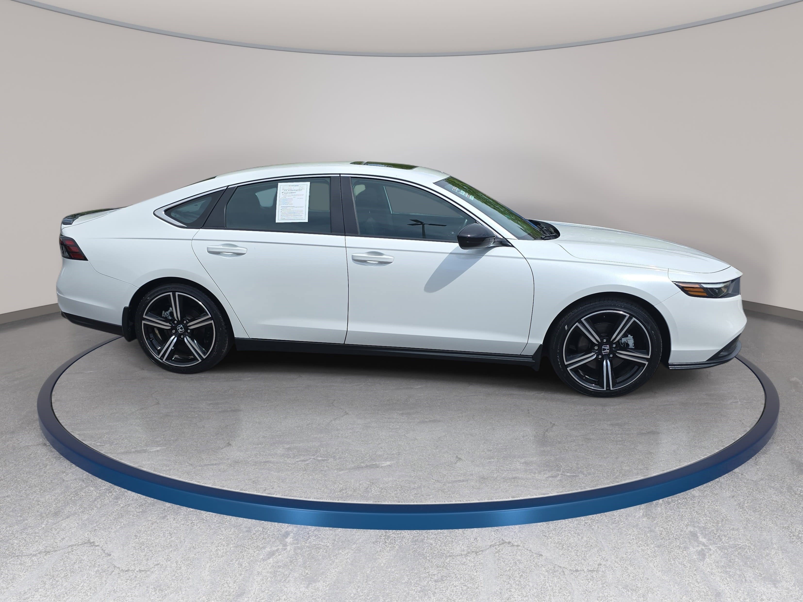 Used 2024 Honda Accord Sport image 4