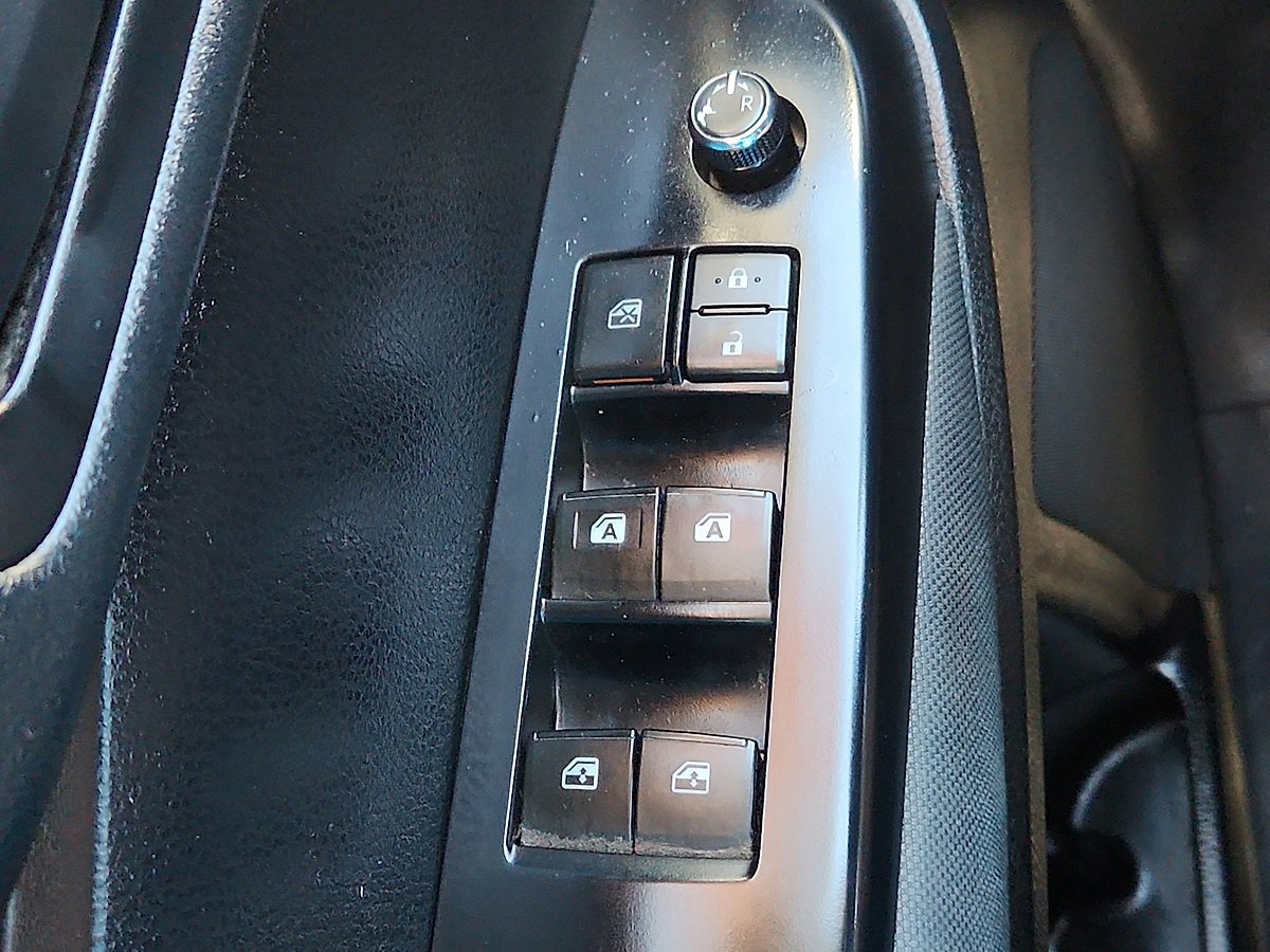 Used 2018 Toyota Highlander LE image 9