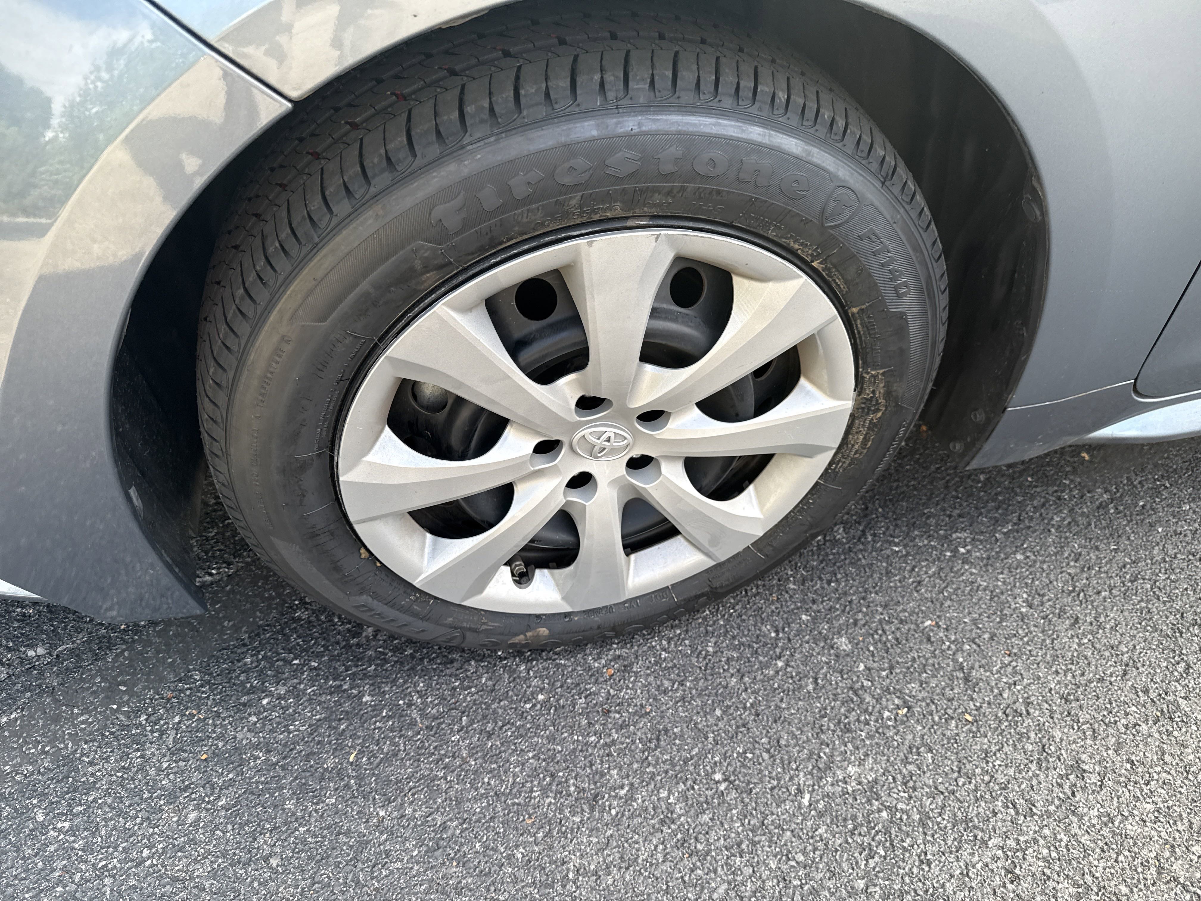 Used 2023 Toyota Corolla LE image 3