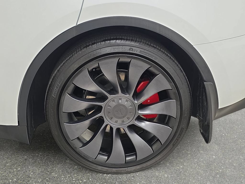 Used 2024 Tesla Model Y Performance AWD/4WD image 32