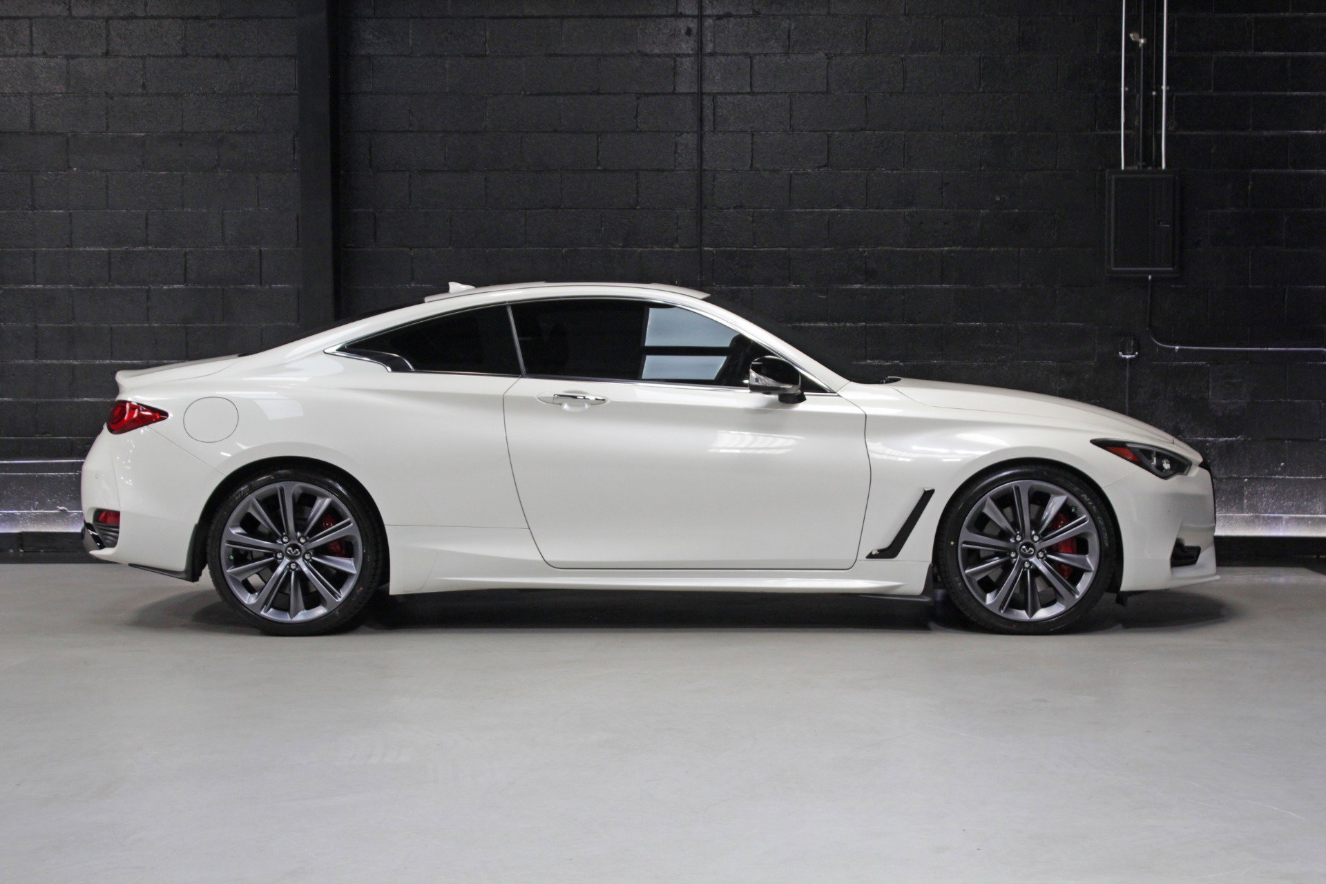 Used 2022 INFINITI Q60 Red Sport 400 w/ Cargo Package RWD image 18