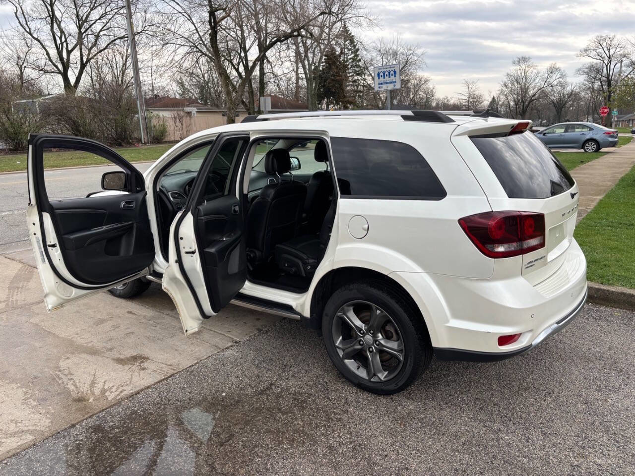 Used 2015 Dodge Journey Crossroad w/ Flexible Seating Group image 9