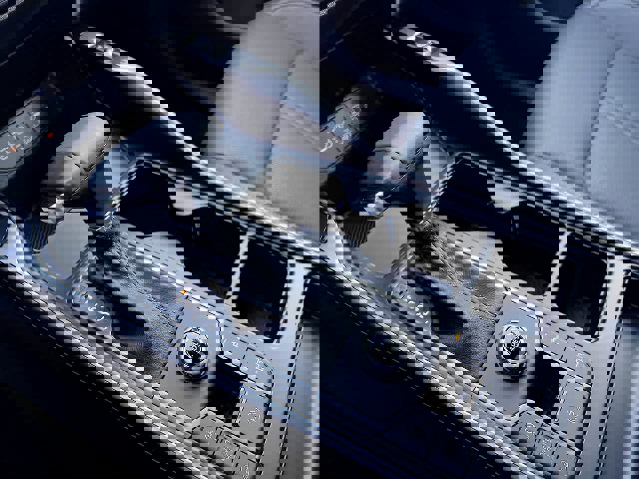 Certified 2025 Kia Sorento EX w/ Panoramic Sunroof Package image 20