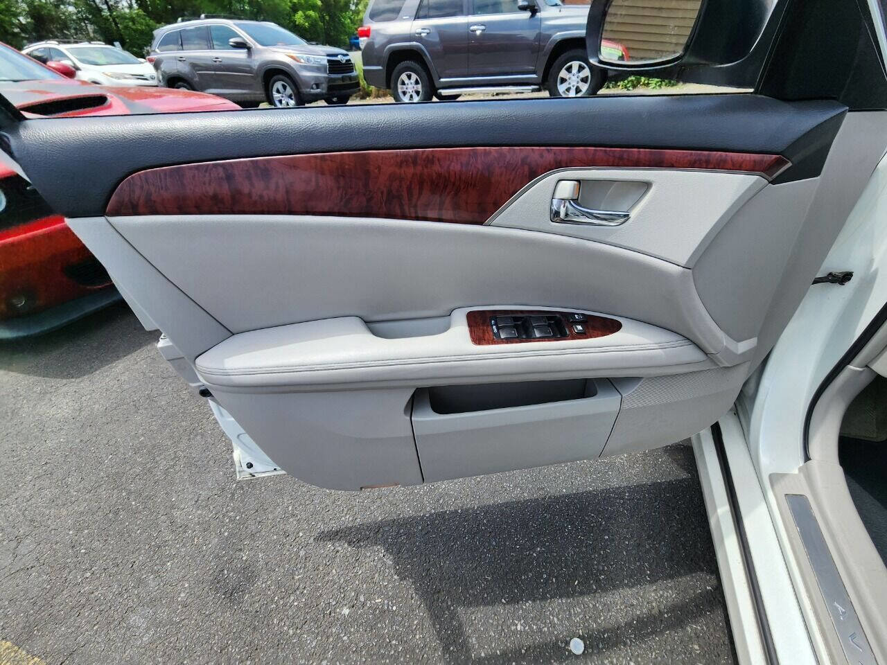 Used 2012 Toyota Avalon image 14