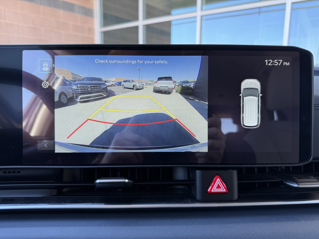 Used 2025 Kia Carnival EX image 22